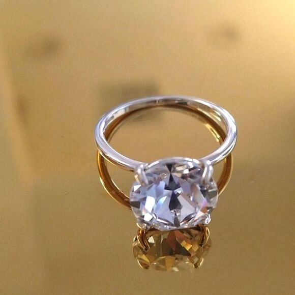 White Crystal Ring In Sterling Silver - Picture 6 of 11